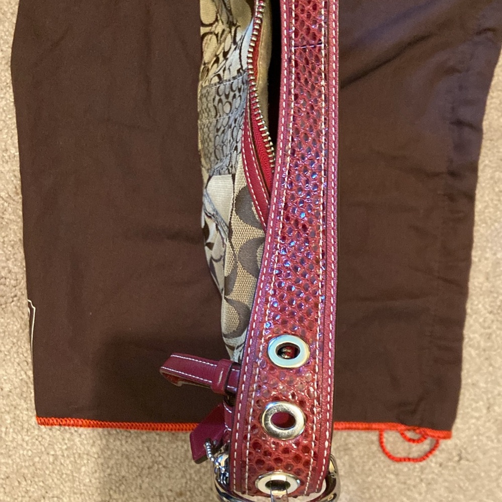 Signature Bobo Coach purse. Red and Tan - Picture 4 of 8